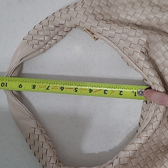 Urban Expressions Elegant Cream Woven Women's Shoulder Bag - Picture 12 of 12